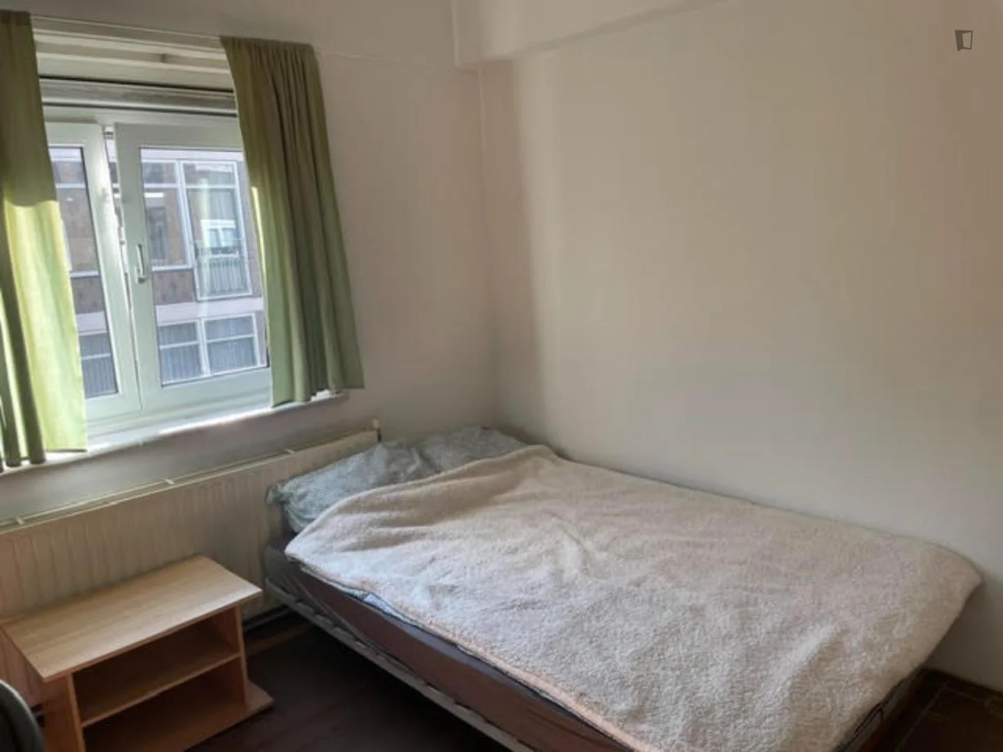 Comfortable and spacious student room in 