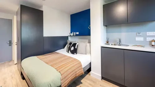 Private room at Lower Bristol Road, Bath, BA2 1FH, image 1 of 10