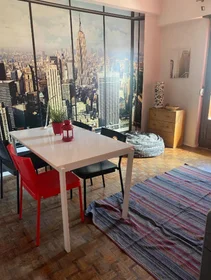 Entire apartment at Alameda das Linhas de Torres, image 5 of 20