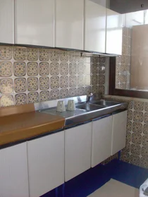 Entire apartment at Alameda das Linhas de Torres, image 8 of 20