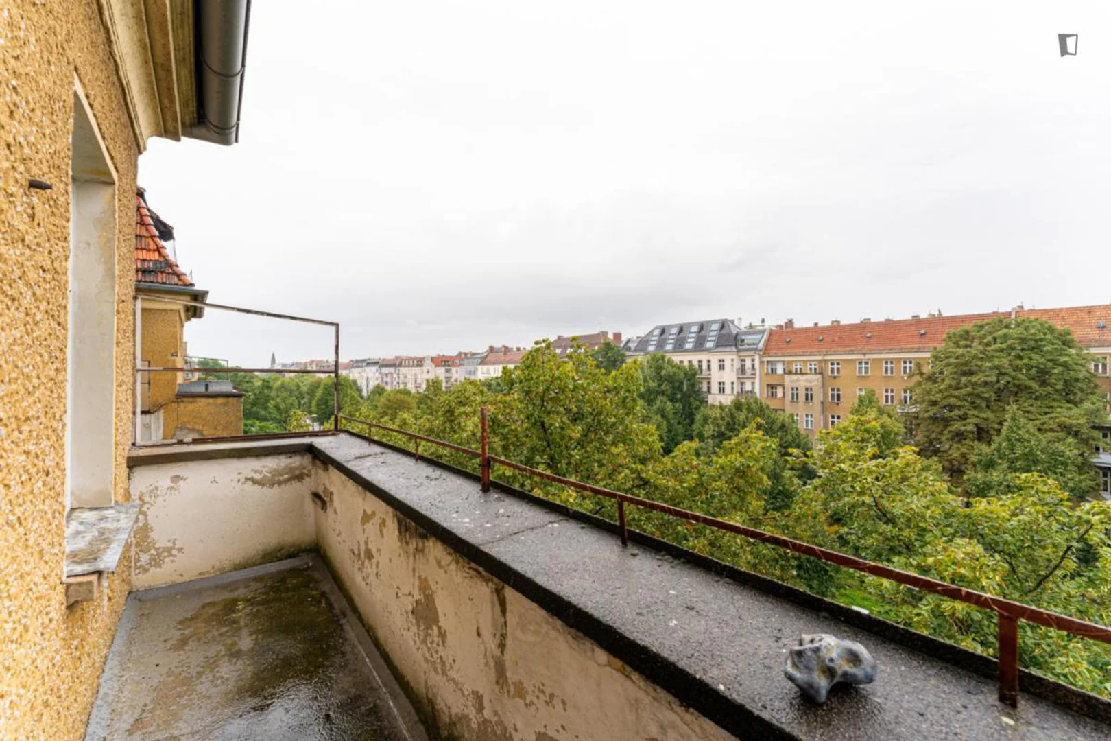 Funktionelles Studentenzimmer perfekt zum Studieren in