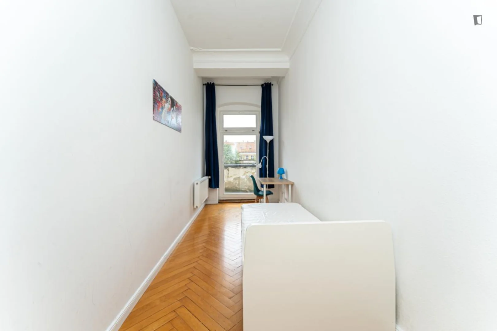 Zimmer in Studentenwohnung in zu vermieten, voll möbliert