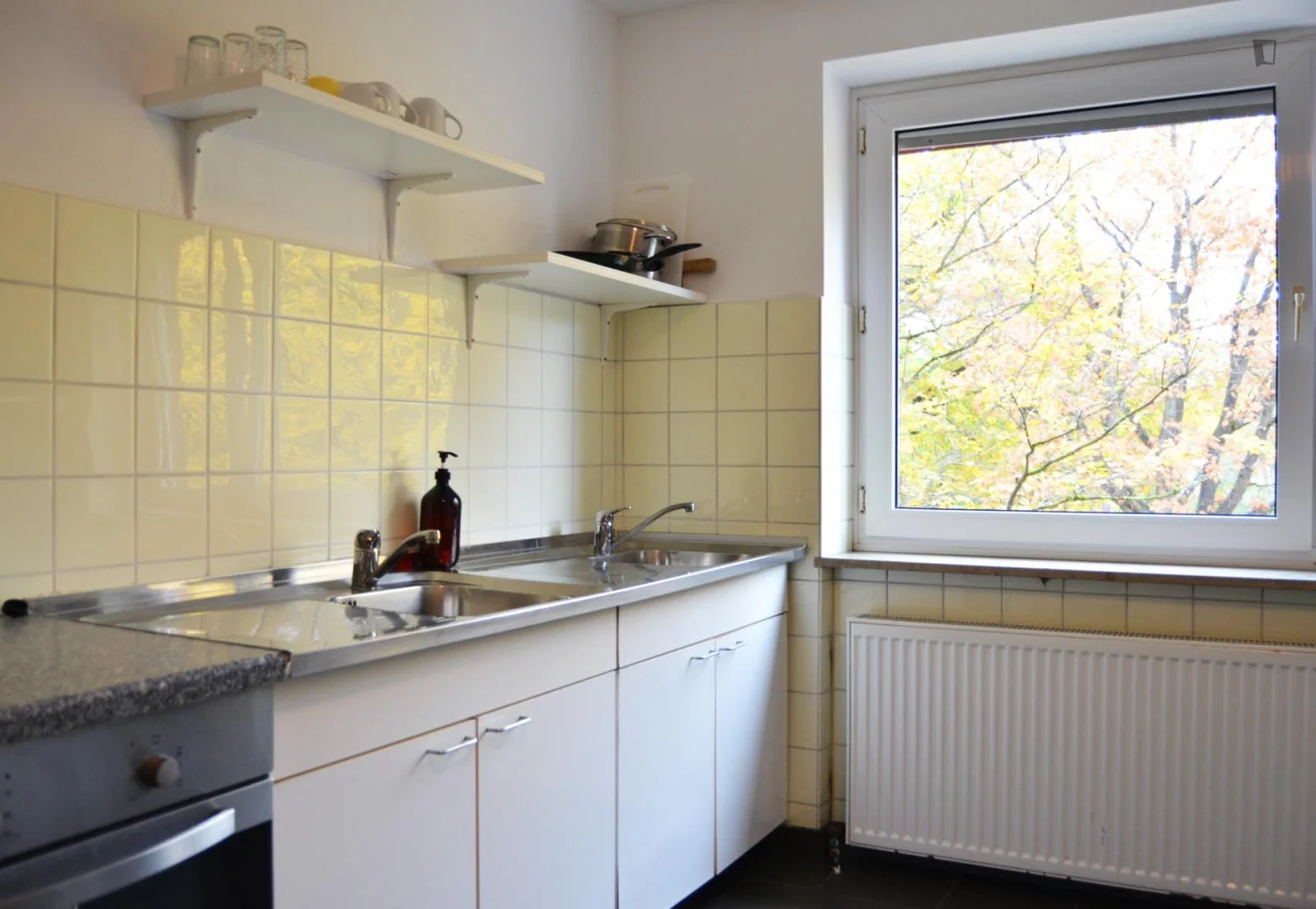 Cozy room for students available in