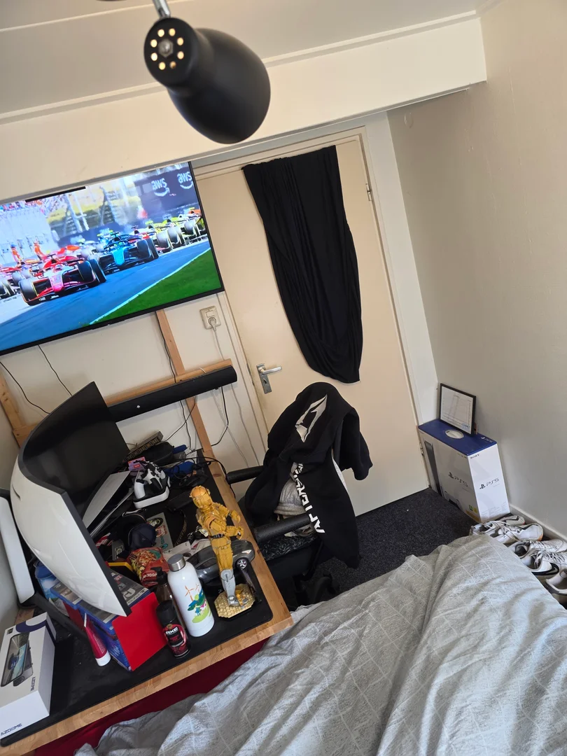 Chambre abordable pour les étudiants avec un bon éclairage dans 
