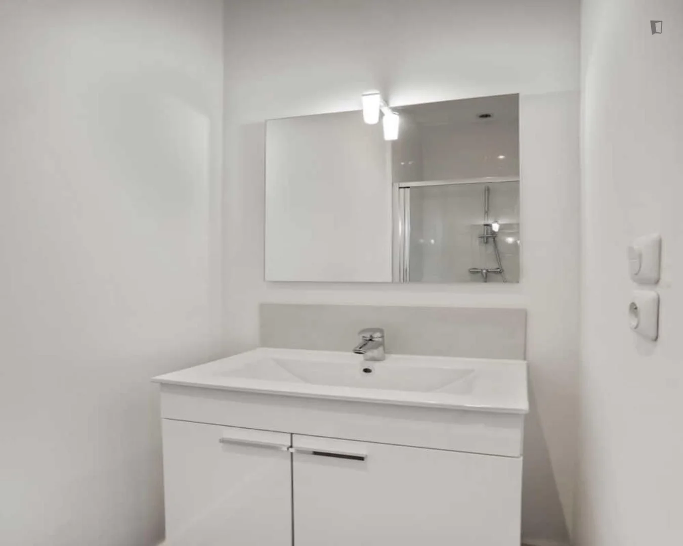 Habitación asequible para estudiantes con buena iluminación en 
