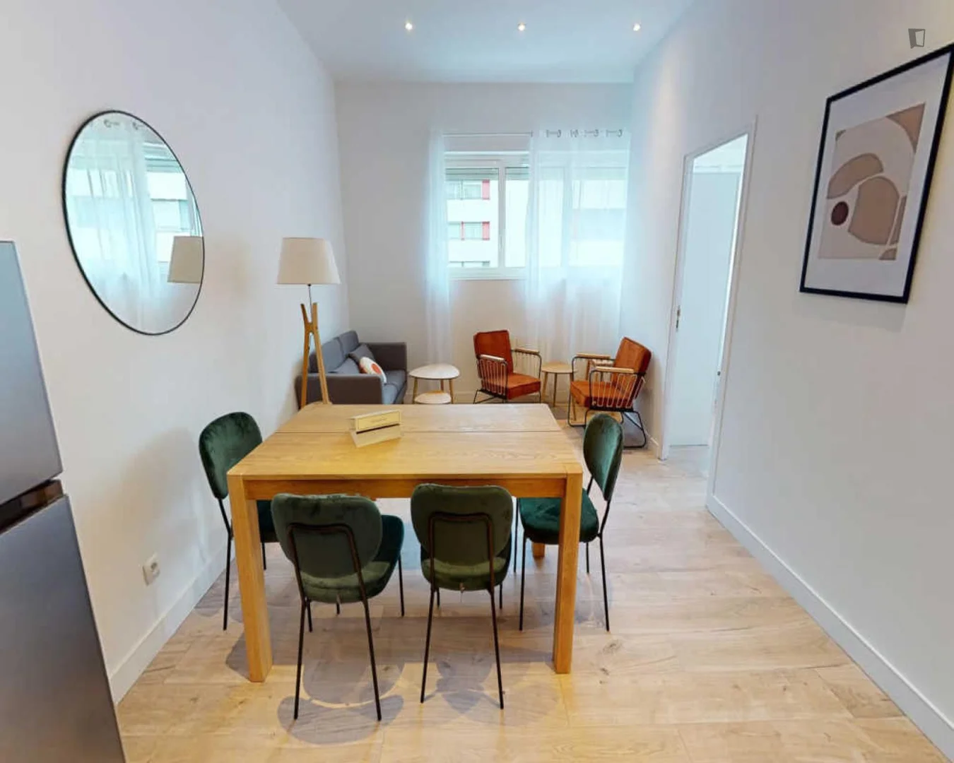 Habitación estudiantil amplia y cómoda en 