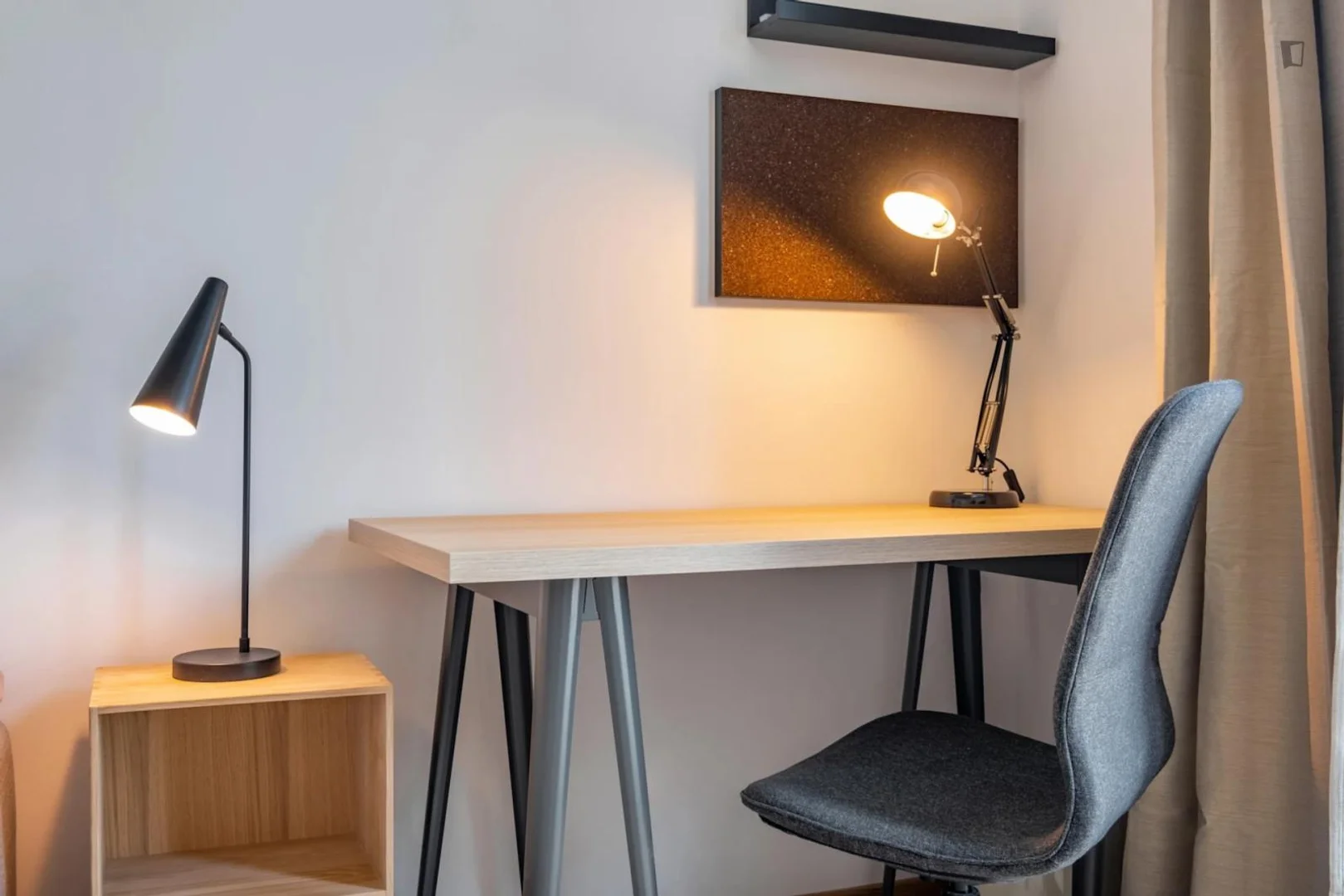 Quarto de estudante económico com localização conveniente em 