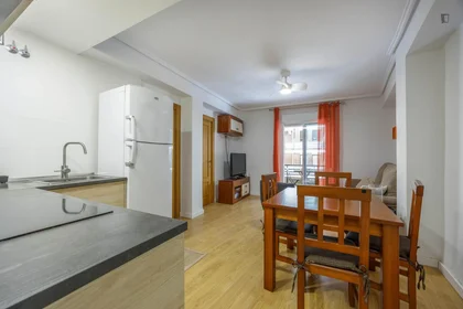Habitación privada en Carrer de Jaca, imagen 13 de 17