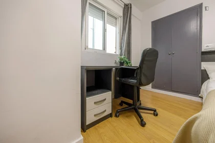 Habitación privada en Carrer de Jaca, imagen 4 de 18