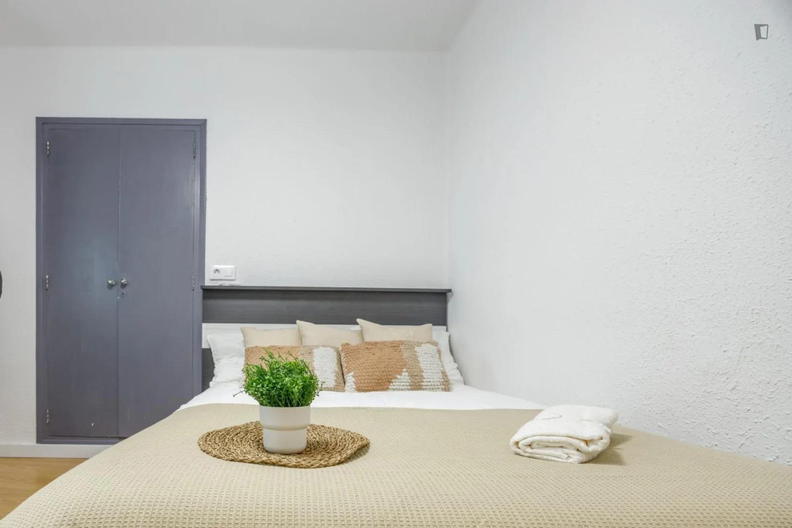 Habitación acogedora para estudiantes disponible en 