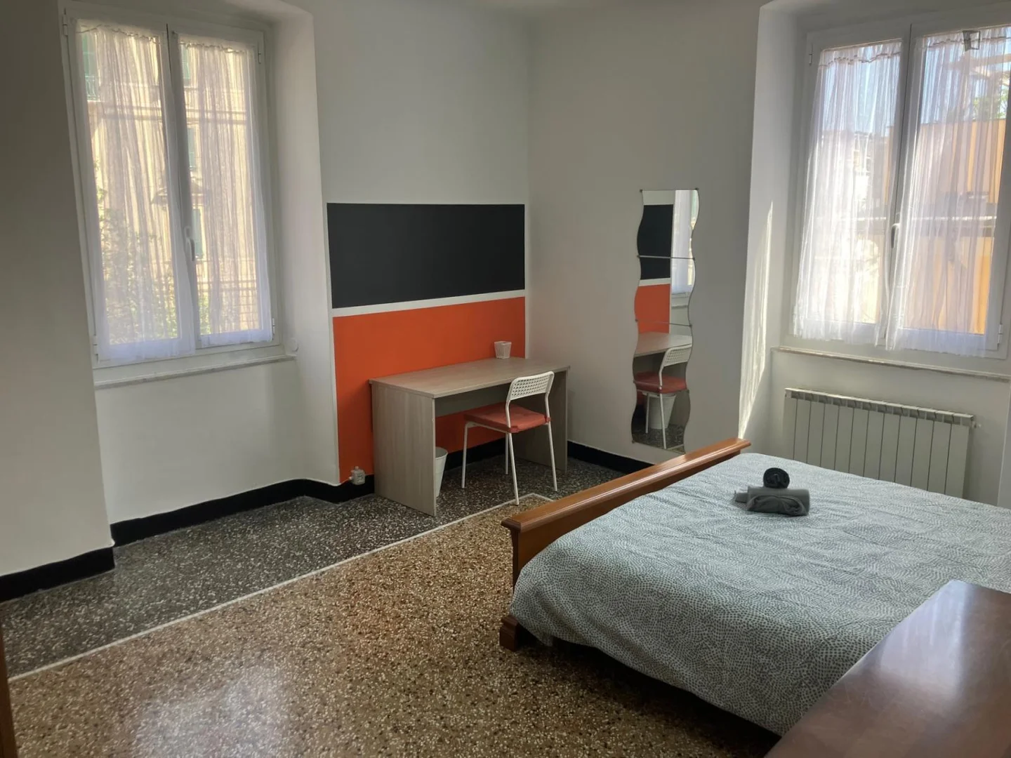 Economical student room with convenient location in 