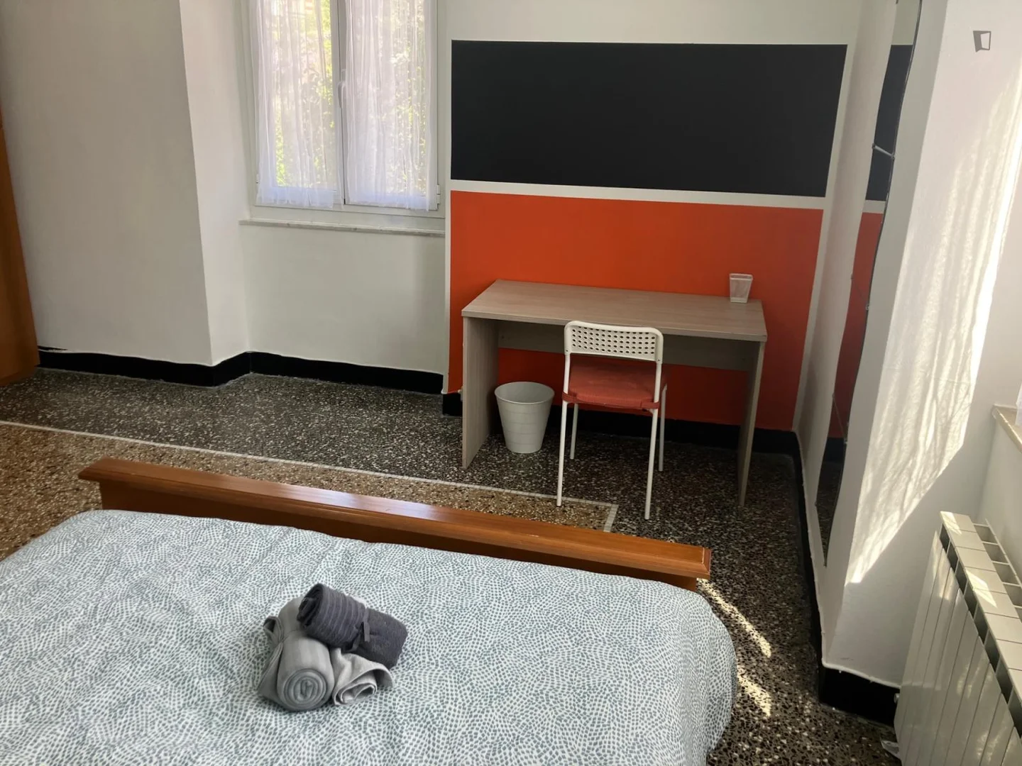Room for rent in student apartment in , fully furnished