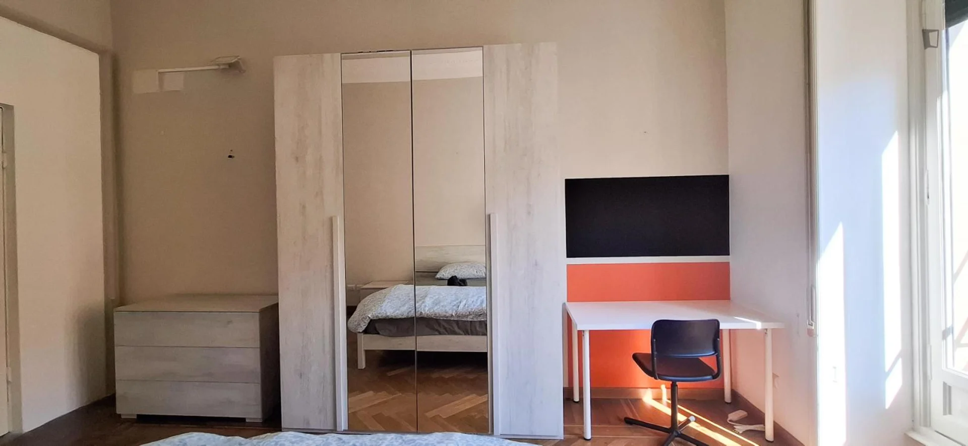 Cozy room for students available in 