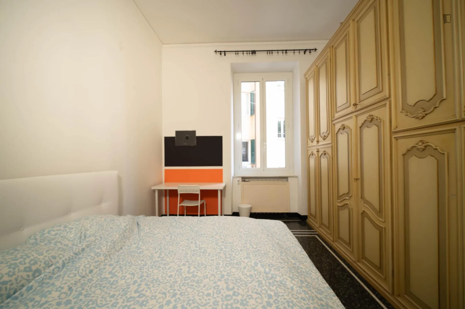 Budget-friendly student room close to campus in 