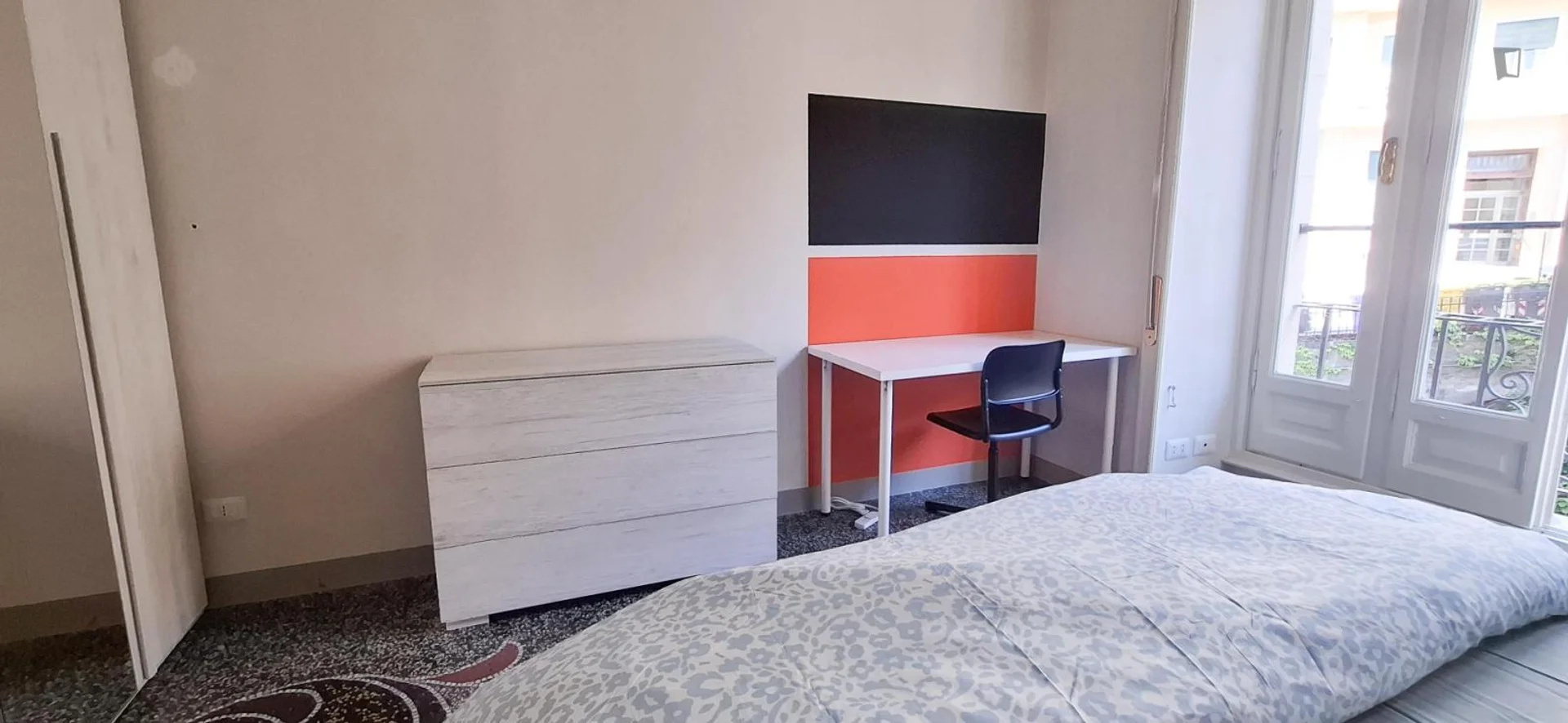 Zimmer in Studentenwohnung in  zu vermieten, voll möbliert