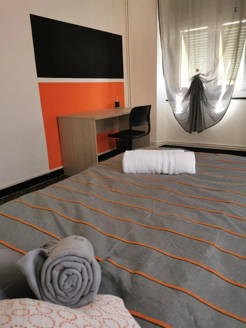 Room for rent in student apartment in , fully furnished