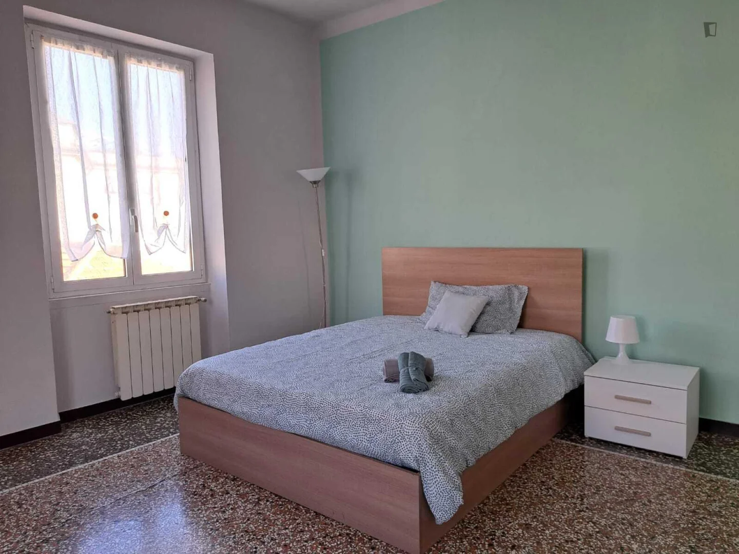 Student-friendly room in  with modern amenities