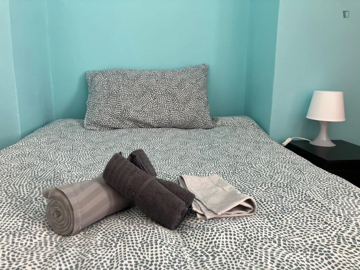Cozy room for students available in 