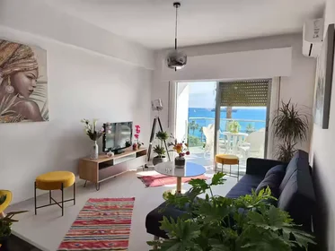 Appartamento intero in 28 October Avenue, immagine 1 di 15