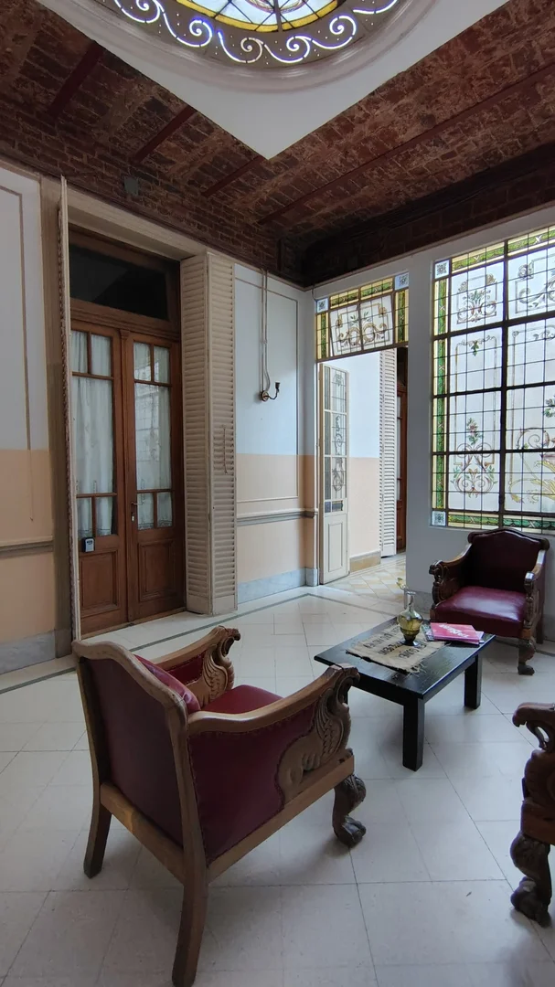 Habitación estudiantil amplia y cómoda en 
