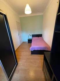 Quarto privado em Rua Alfredo Roque, imagem 1 de 10