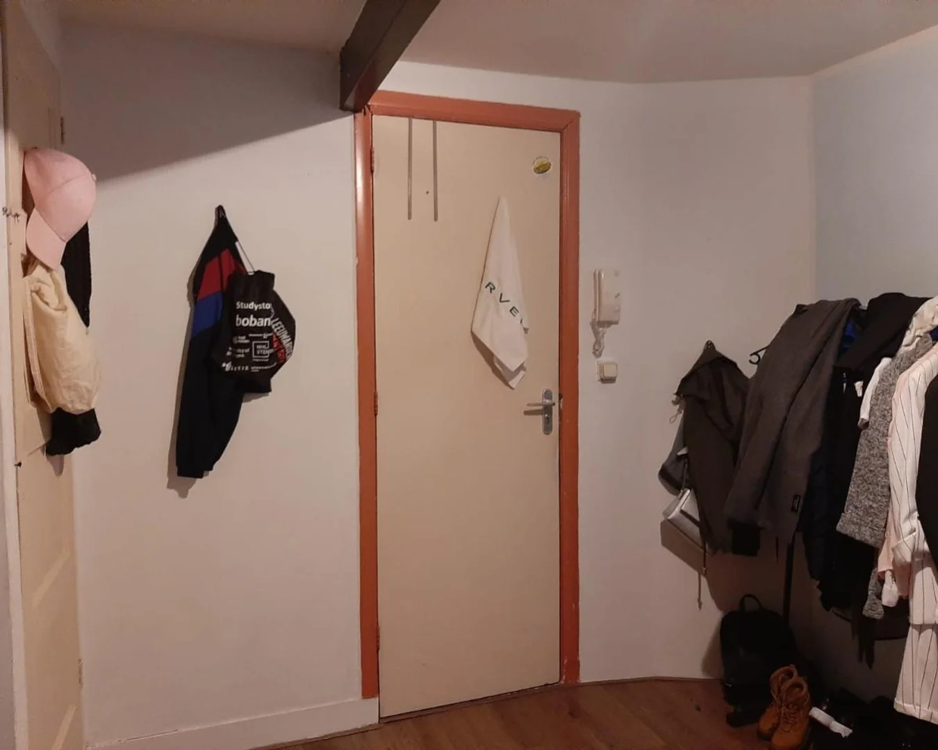 Chambre d'étudiant confortable et spacieuse dans 