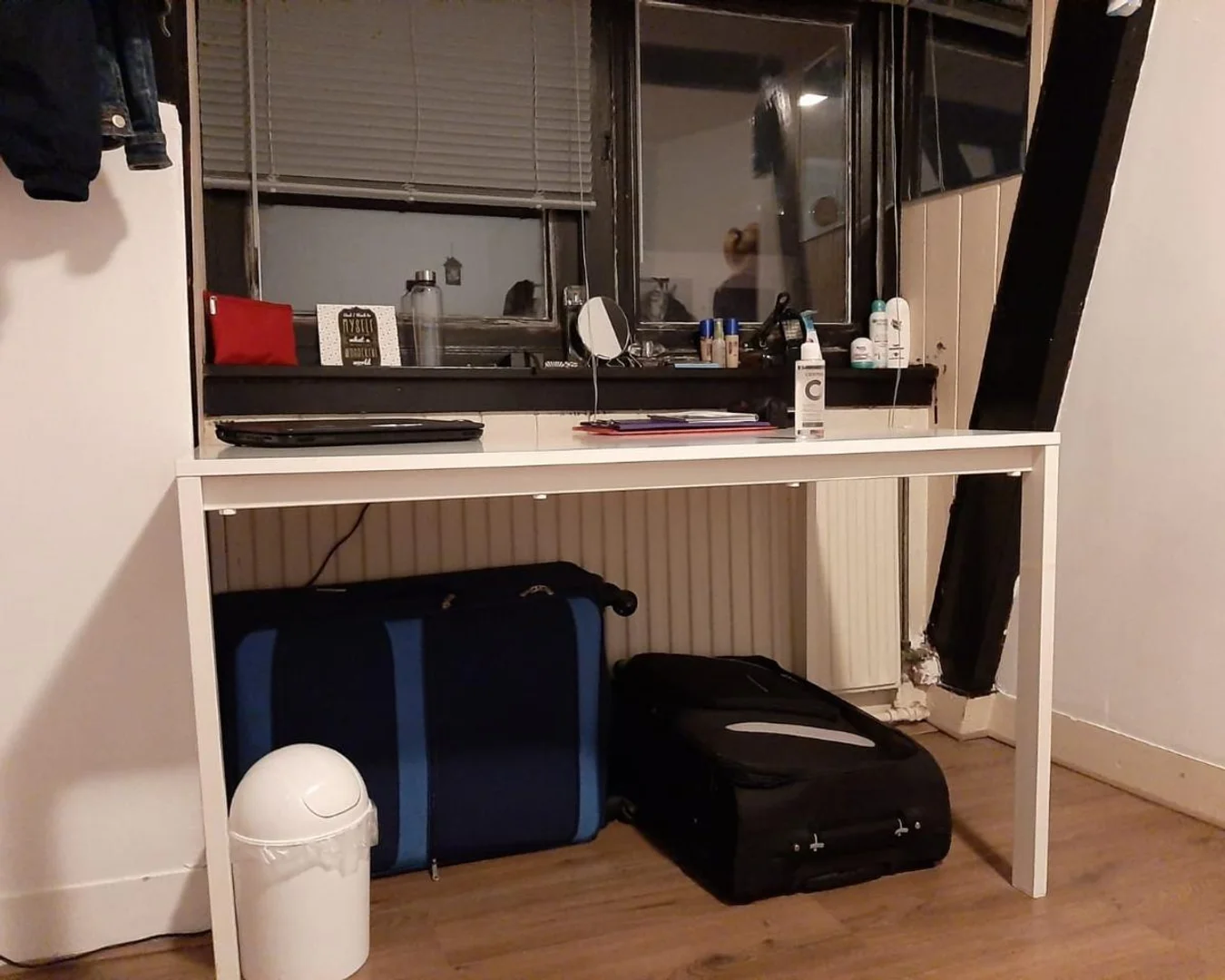 Chambre abordable pour les étudiants avec un bon éclairage dans 