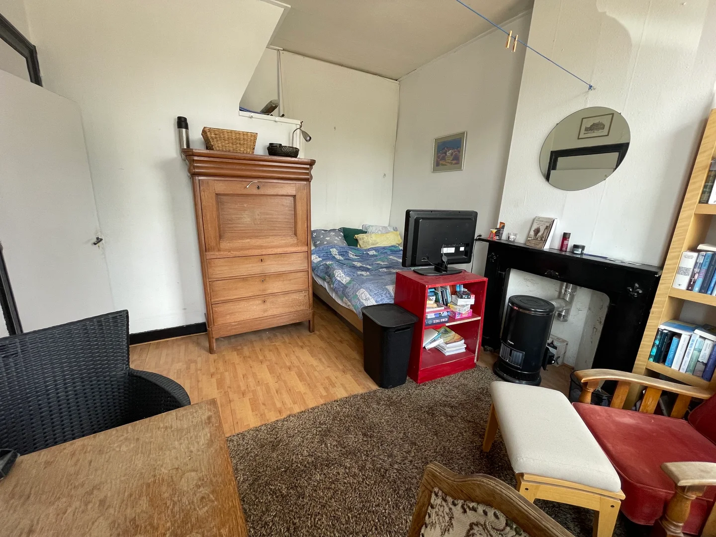 'de öğrenci dairesinde, tamamen mobilyalı kiralık oda