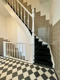 Studio at Oostersingel, image 7 of 8