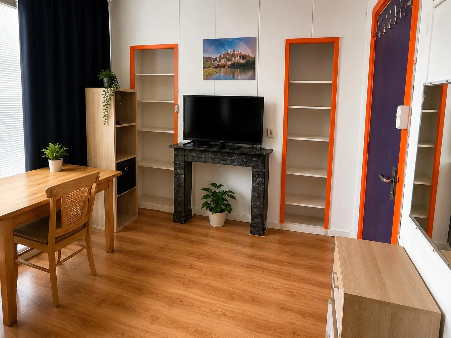 Budget-friendly student room close to campus in 