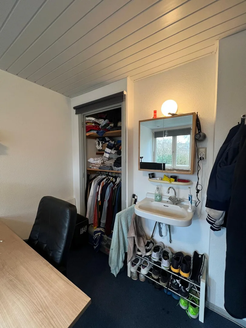 Quarto amigo do estudante em  com comodidades modernas