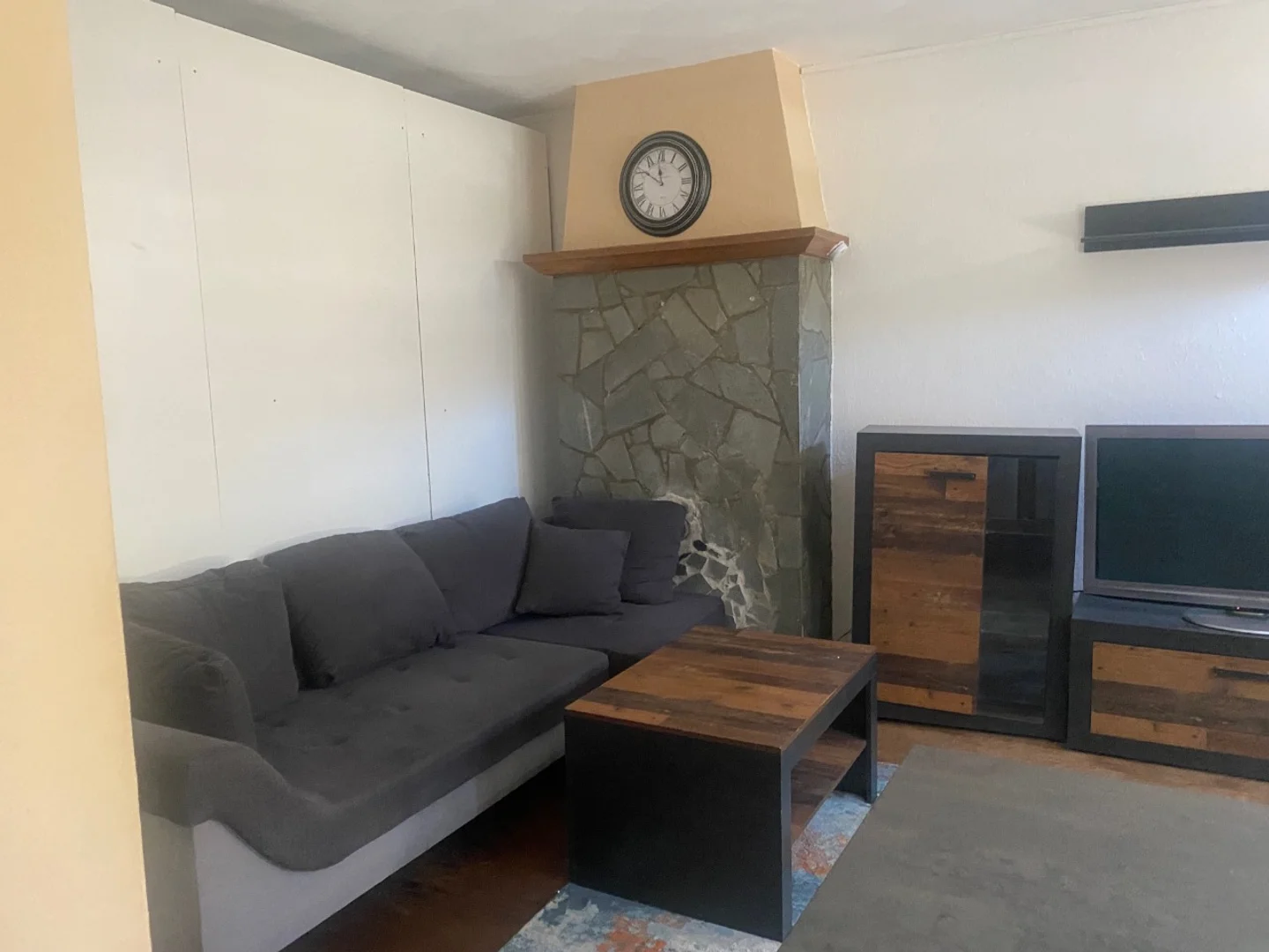 Self-contained studio for students in central 