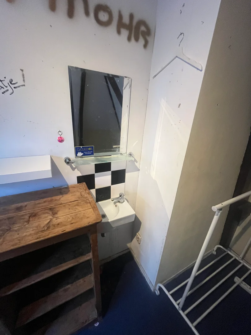 Bezahlbares Zimmer für Studenten mit ausreichender Beleuchtung in 