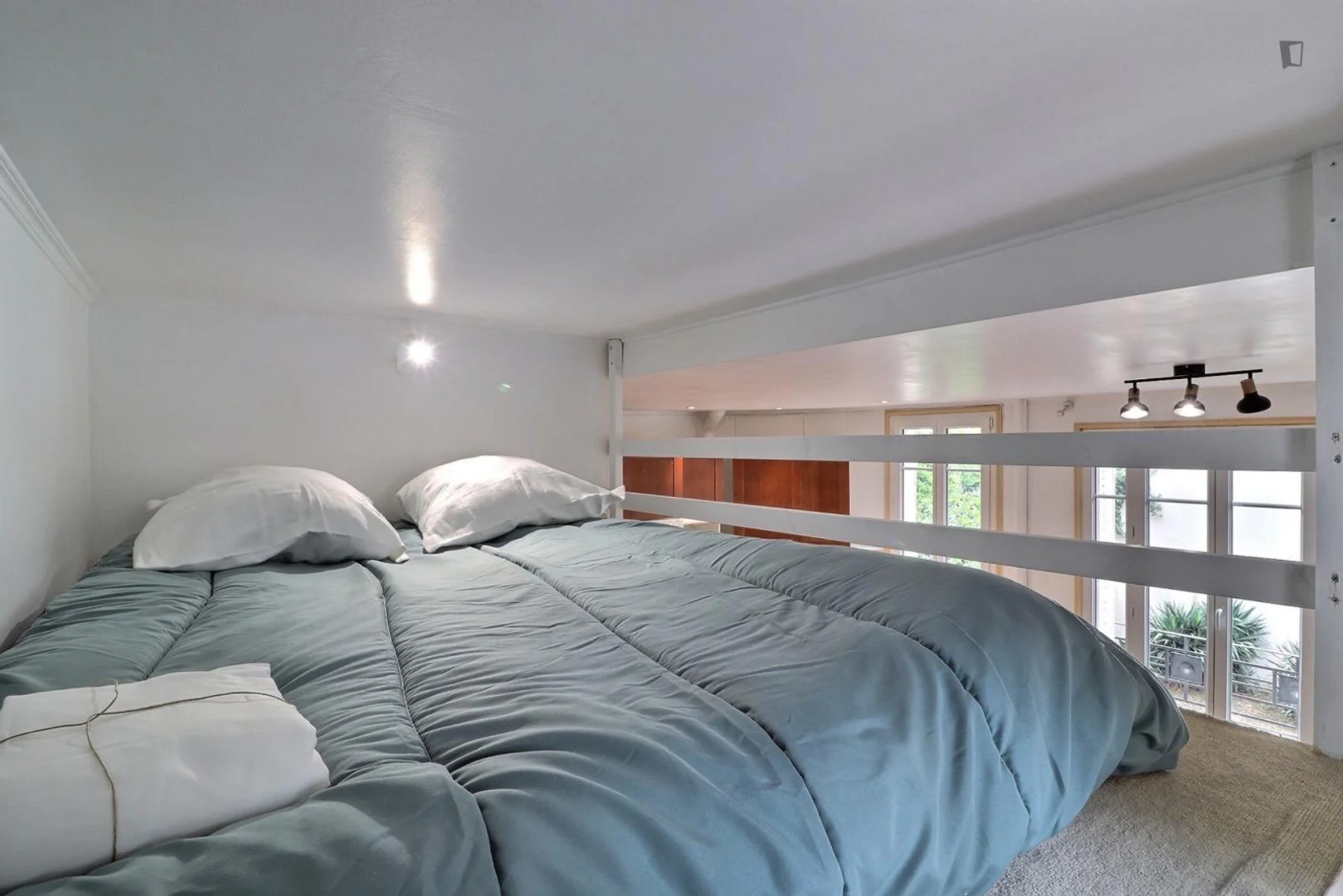 Convenient studio apartment for student living in 