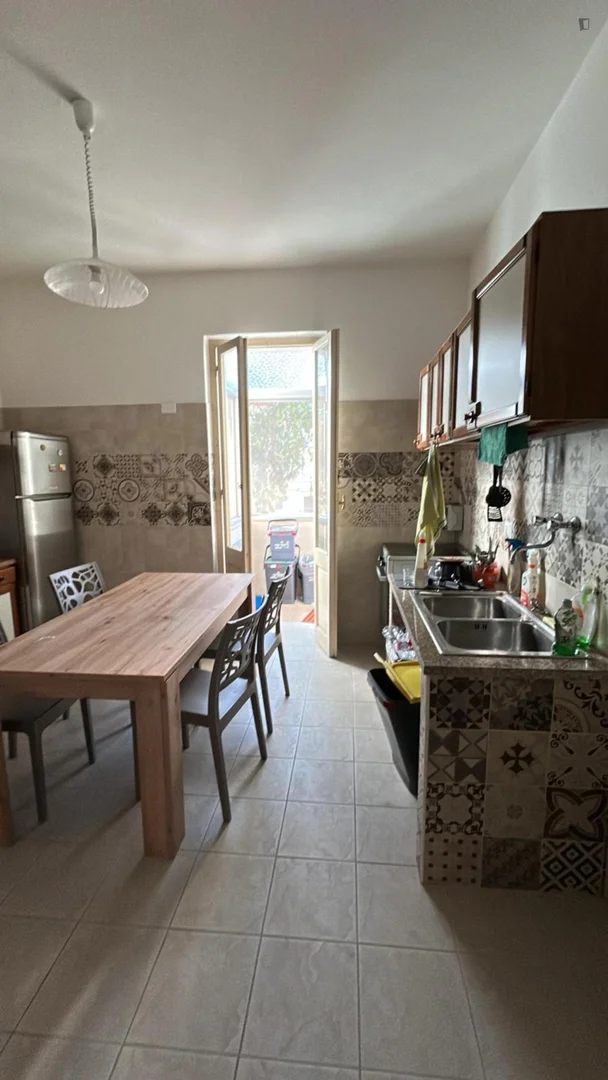 Habitación en apartamento estudiantil en alquiler en , completamente amueblado