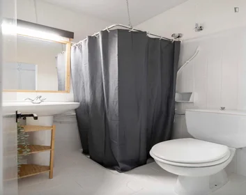 Habitación privada en residencia en Calle de San Lorenzo, imagen 6 de 28
