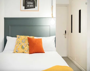 Habitación privada en residencia en Calle de San Lorenzo, imagen 8 de 28