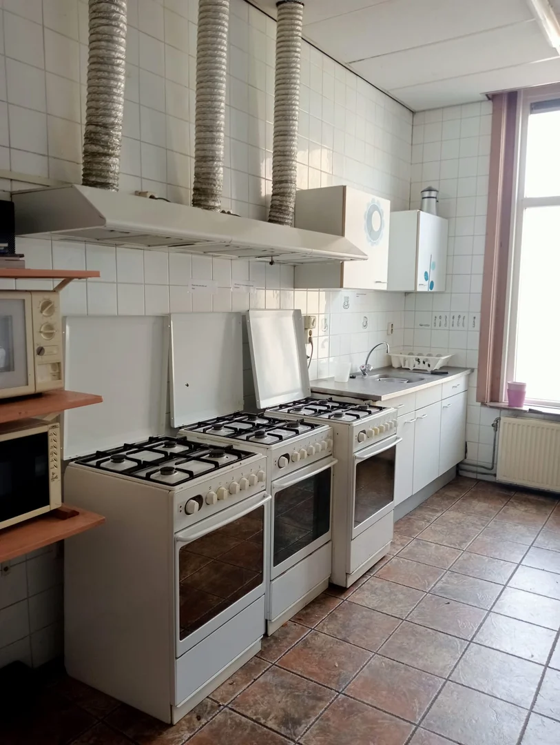 Chambre d'étudiant fonctionnelle parfaite pour étudier dans 