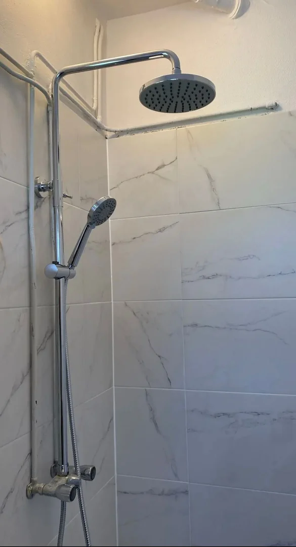 Student-friendly room in  with modern amenities
