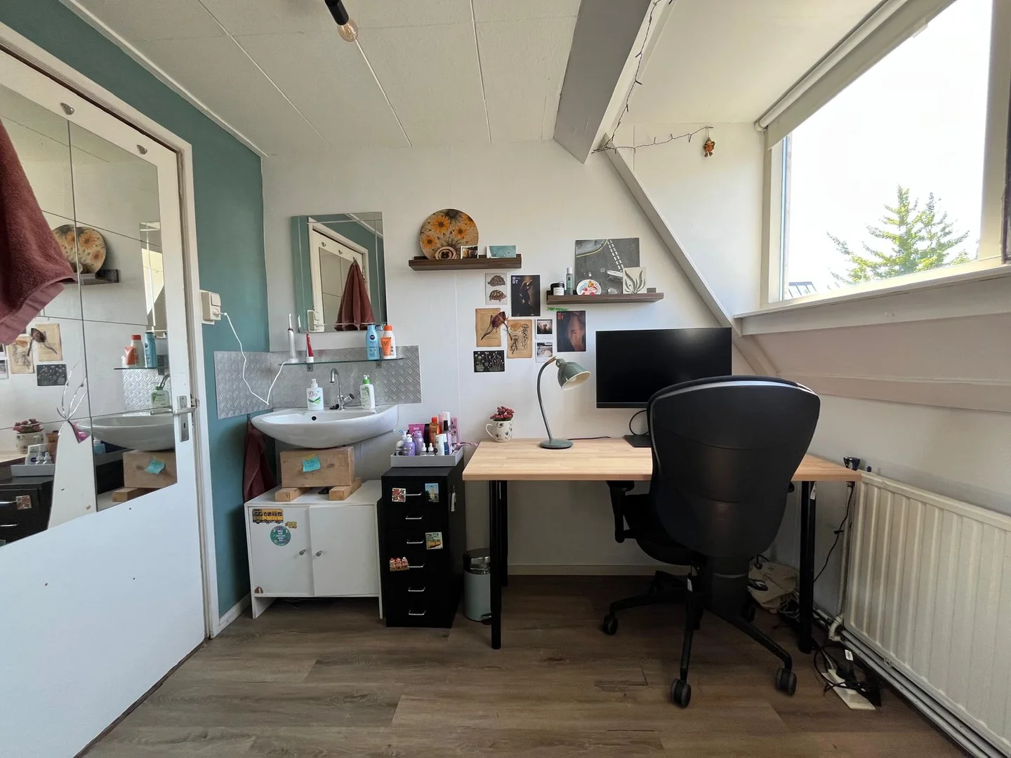 Chambre confortable pour étudiants disponible dans 