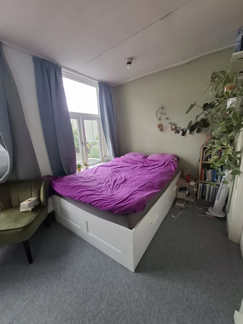 Zimmer in Studentenwohnung in  zu vermieten, voll möbliert
