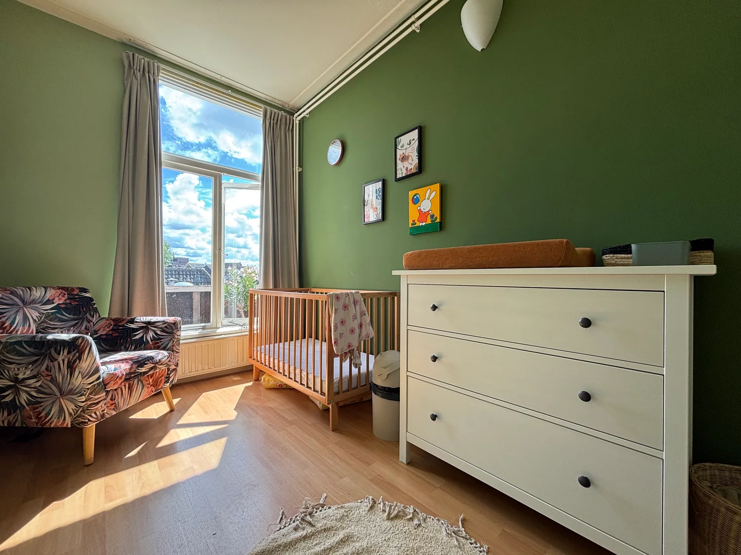 Budget-friendly student room close to campus in 