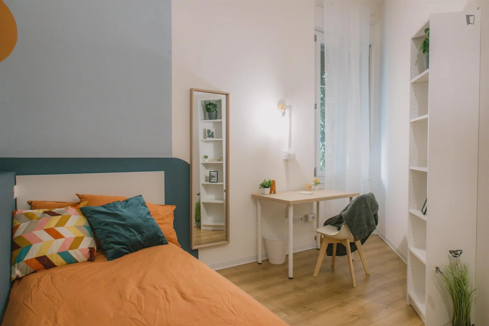 Room for rent in student apartment in , fully furnished
