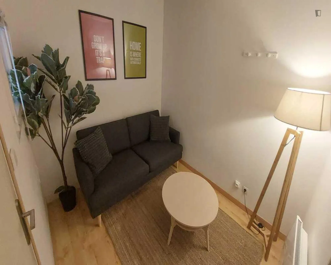 Zimmer in Studentenwohnung in  zu vermieten, voll möbliert