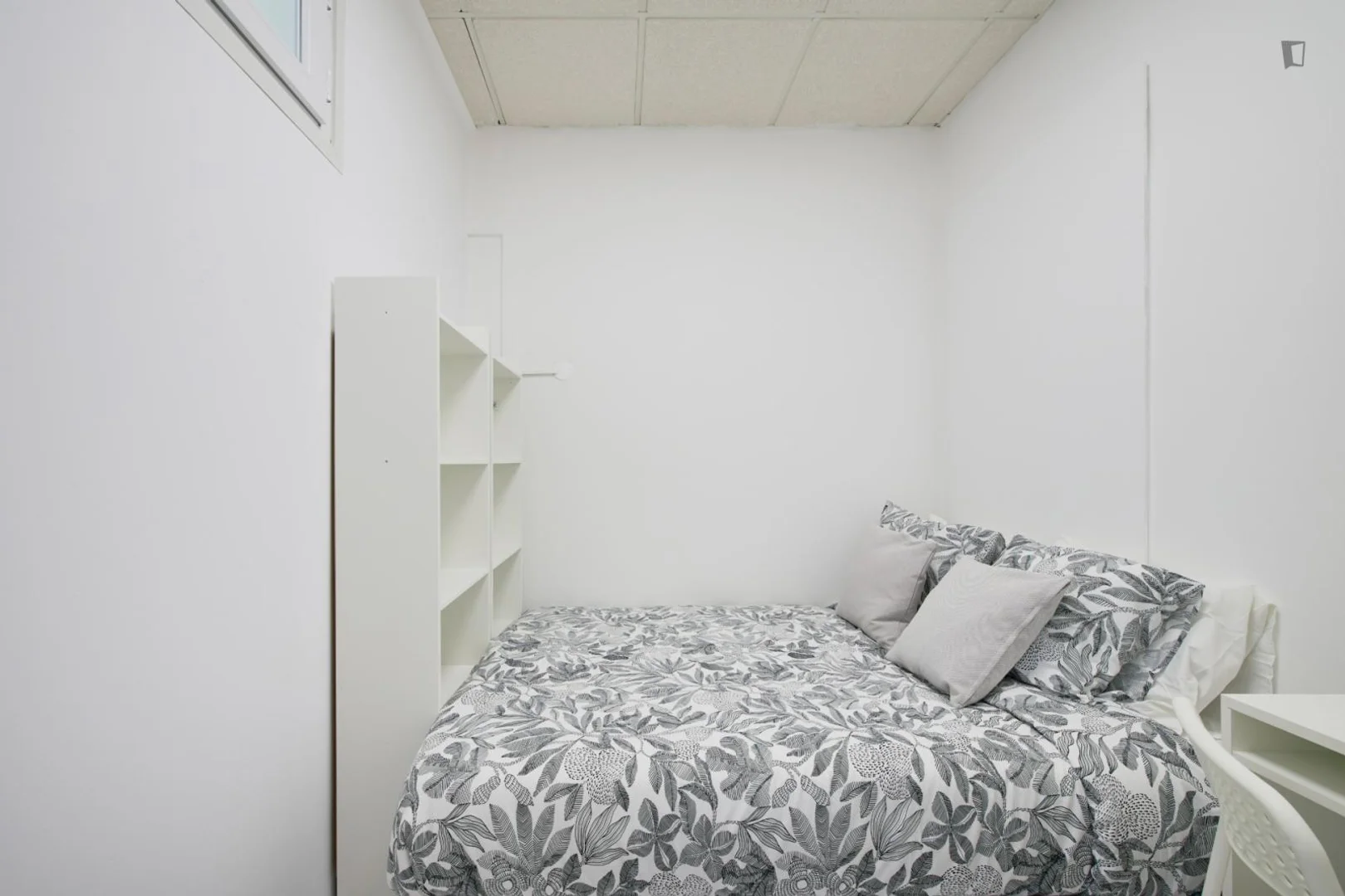 Zimmer in Studentenwohnung in  zu vermieten, voll möbliert