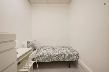 Chambre privée à Avenida Elias Garcia, image 3 de 41