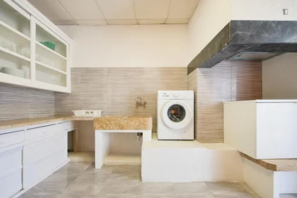 Chambre privée à Avenida Elias Garcia, image 13 de 42