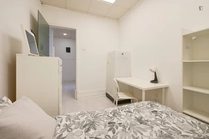 Chambre privée à Avenida Elias Garcia, image 7 de 42