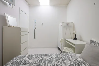 Chambre privée à Avenida Elias Garcia, image 8 de 44