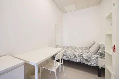 Chambre privée à Avenida Elias Garcia, image 1 de 44